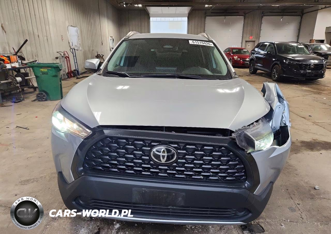 2024 Toyota Corolla Cross Le VIN:7MUCAABG1RV082668 - 5