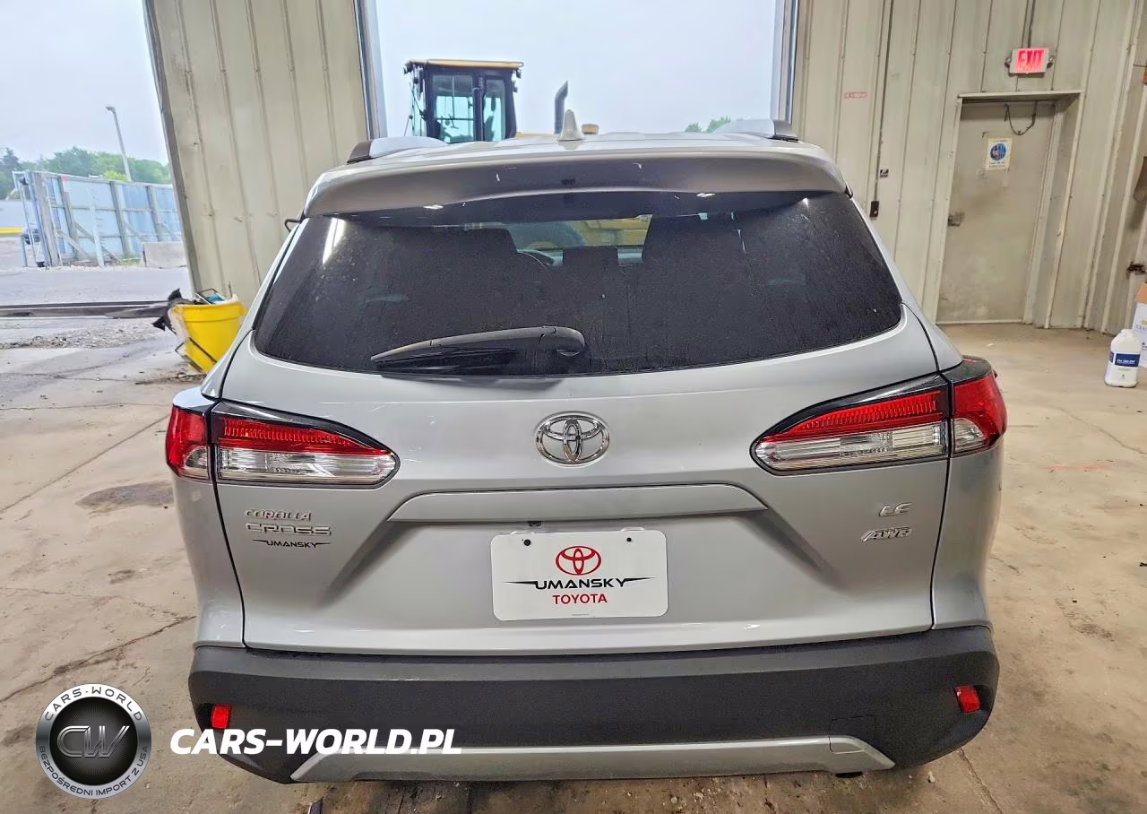 2024 Toyota Corolla Cross Le VIN:7MUCAABG1RV082668 - 6