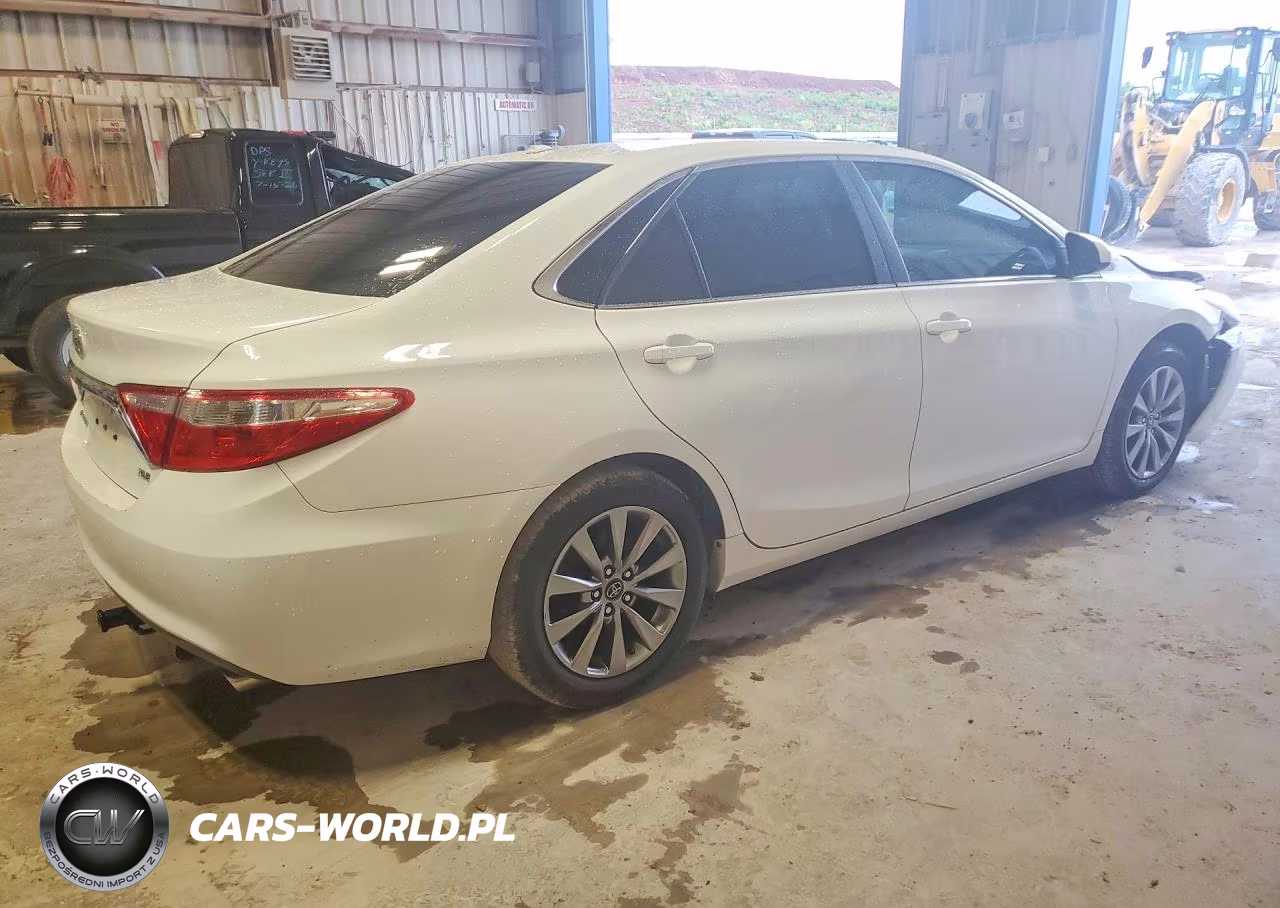 2017 Toyota Camry Xle VIN:4T1BF1FK9HU702288 - 3