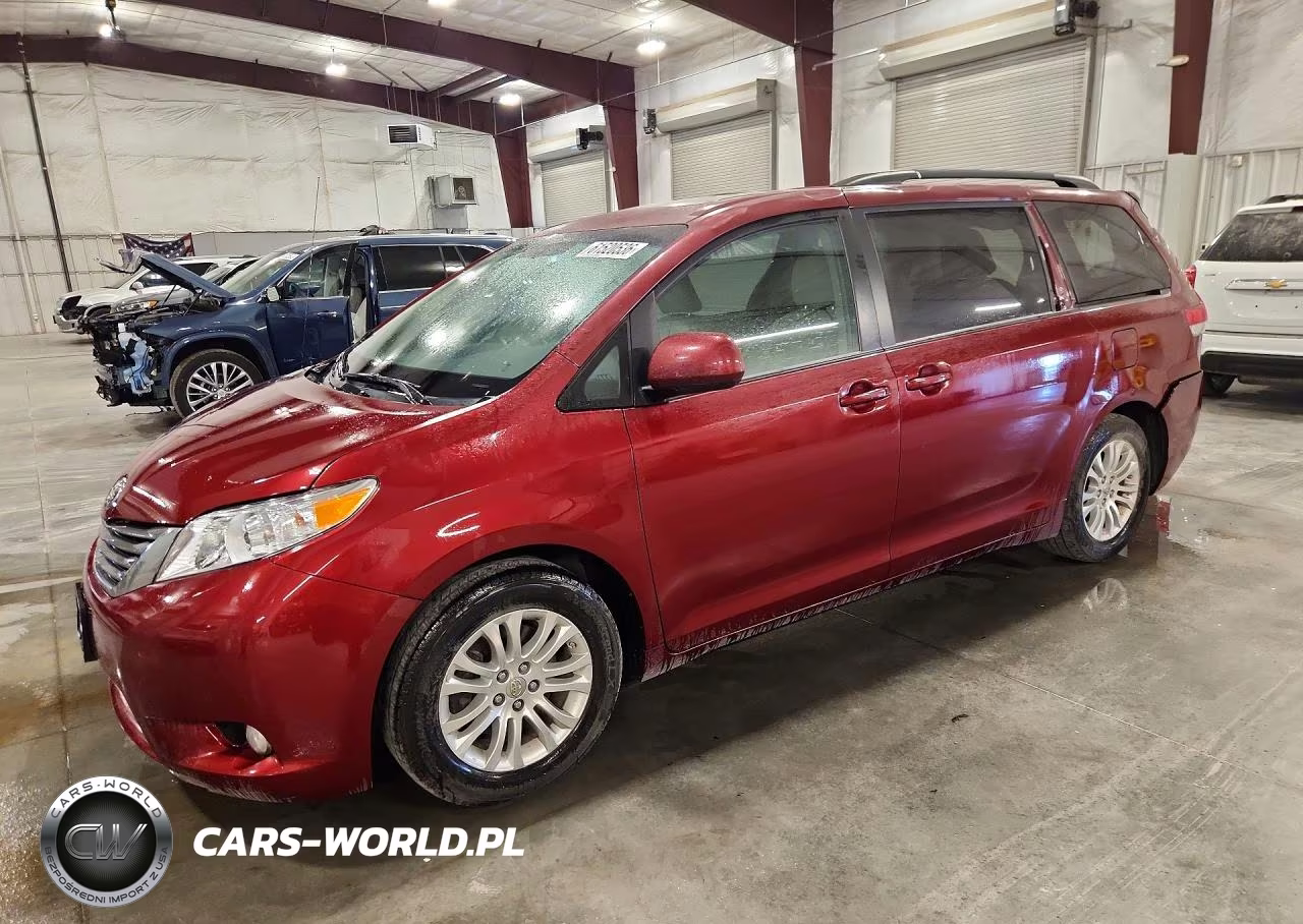 2014 Toyota Sienna Xle 8-Passenger – zdjęcie 1 z 13