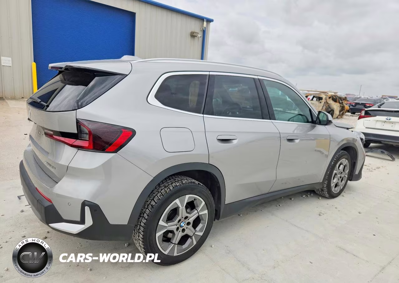 2023 BMW X1 xDrive28I VIN:WBX73EF05P5W46015 - 3