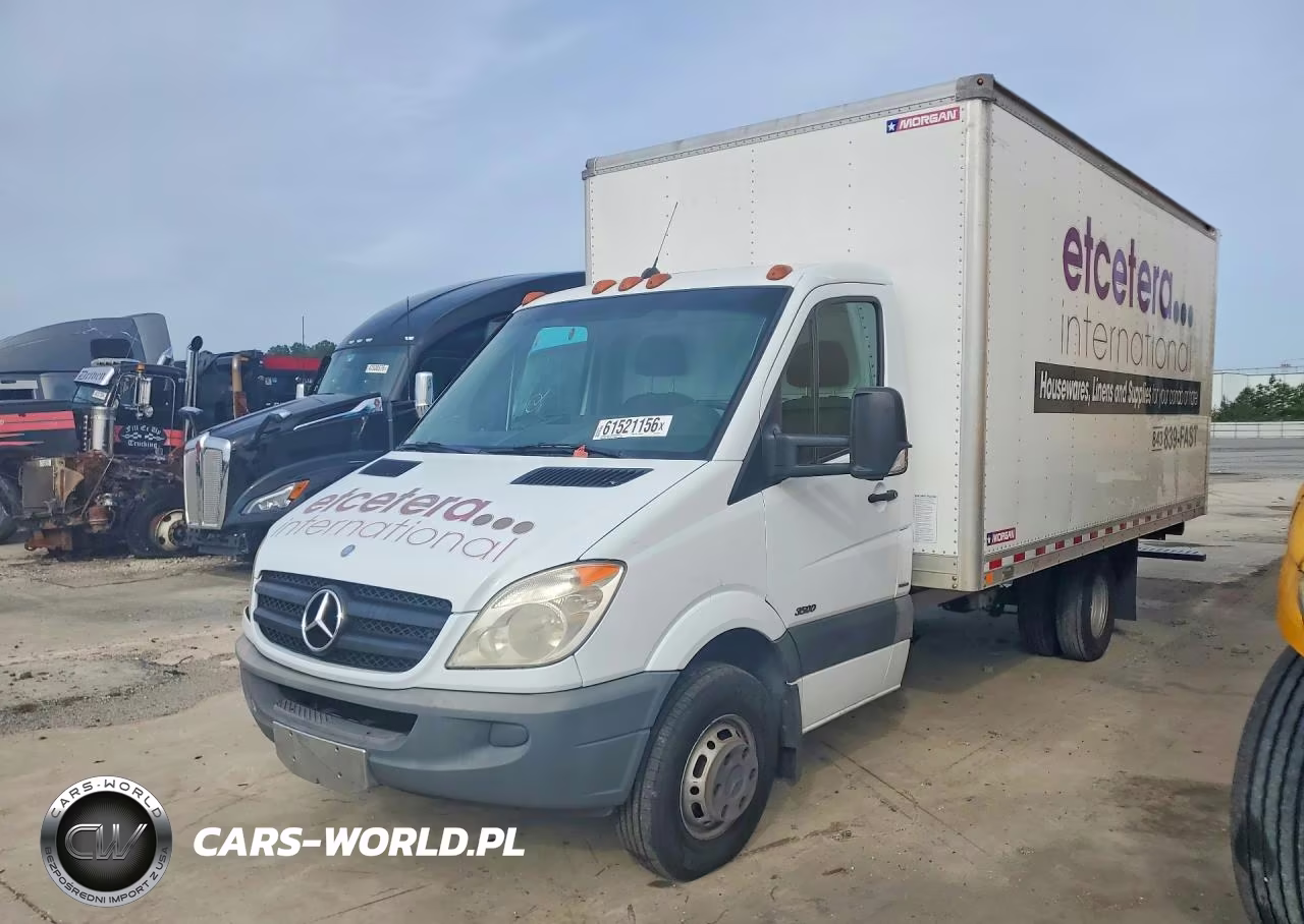 2012 Mercedes-Benz Sprinter Box Truck
