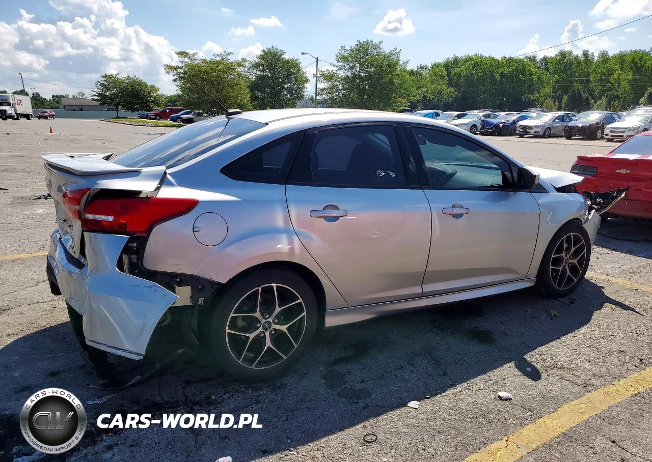 2016 Ford Focus Se VIN:1FADP3F20GL220485 - 3