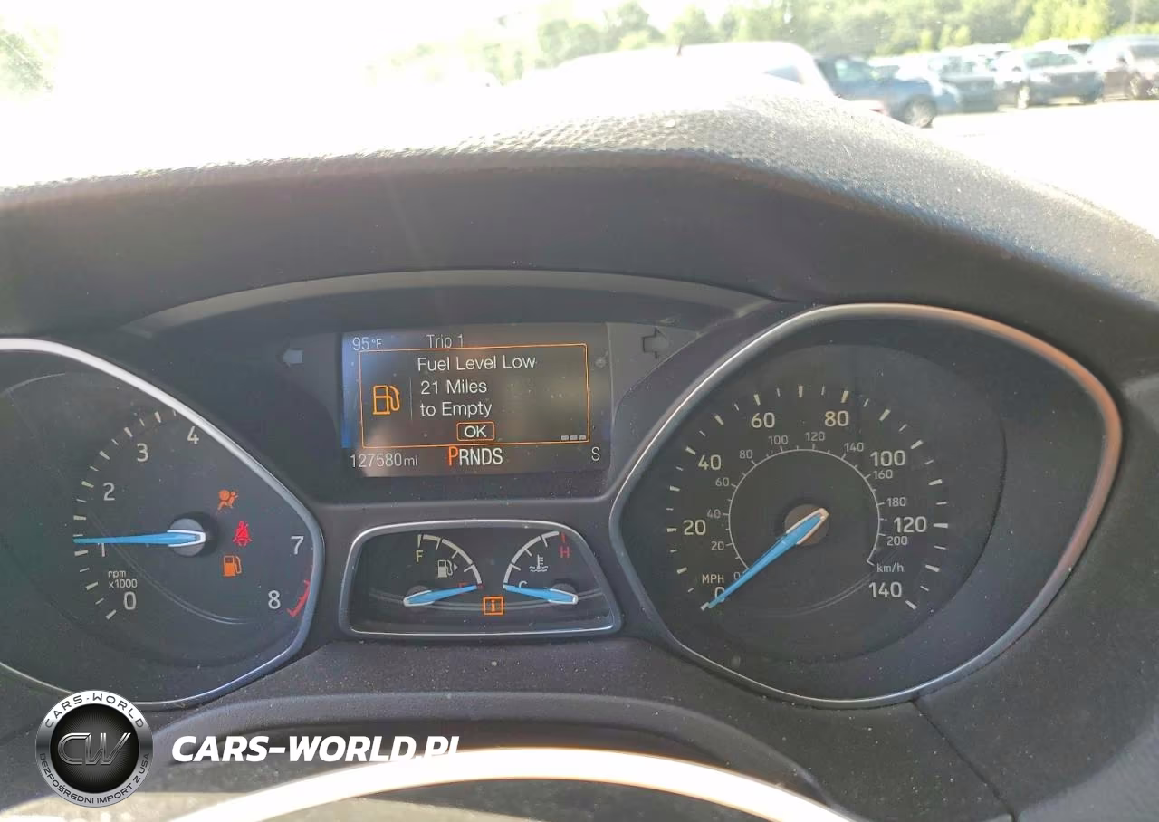 2016 Ford Focus Se VIN:1FADP3F20GL220485 - 9