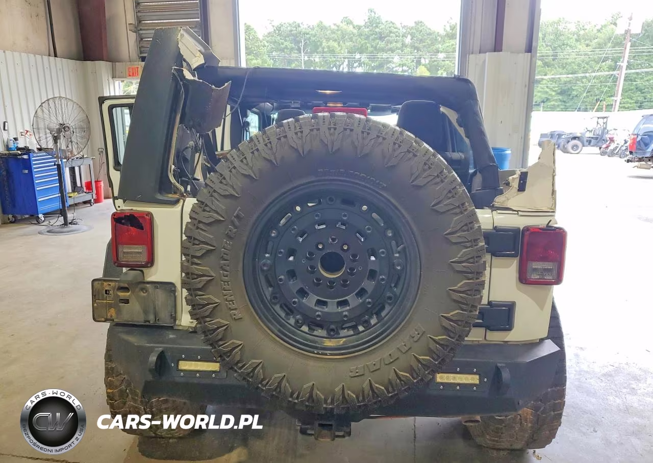2017 Jeep Wrangler Unlimited Sport VIN:1C4BJWDG6HL570174 - 6