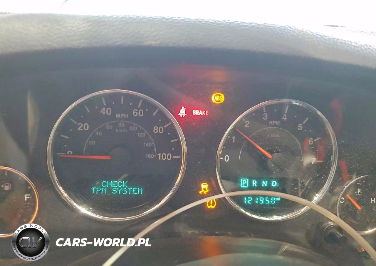 2017 Jeep Wrangler Unlimited Sport VIN:1C4BJWDG6HL570174 - 9
