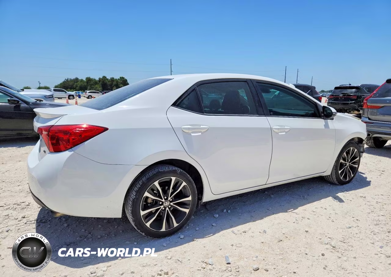 2017 Toyota Corolla Se VIN:5YFBURHE6HP689013 - 3
