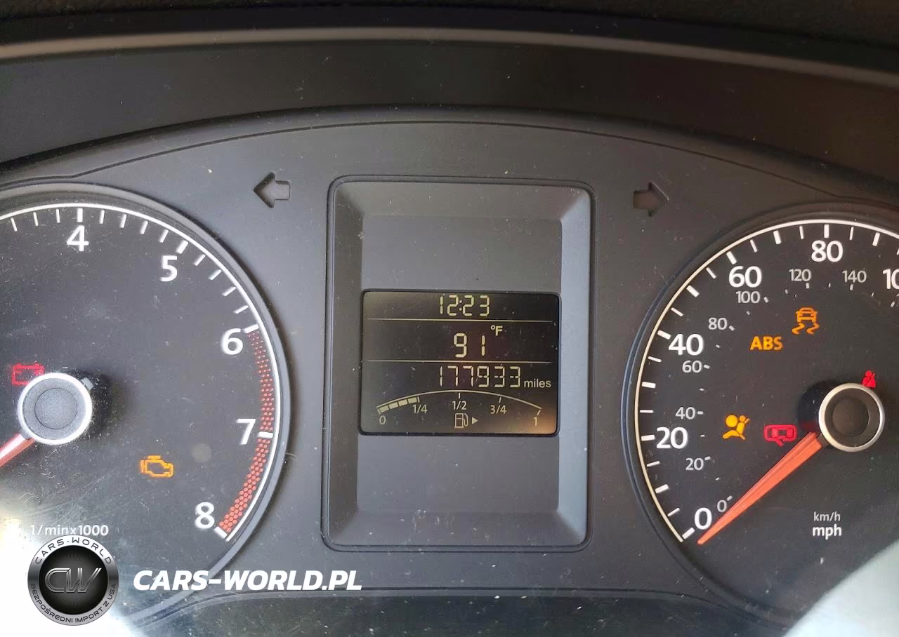 2011 Volkswagen Jetta Base VIN:3VW2K7AJ2BM365781 - 9