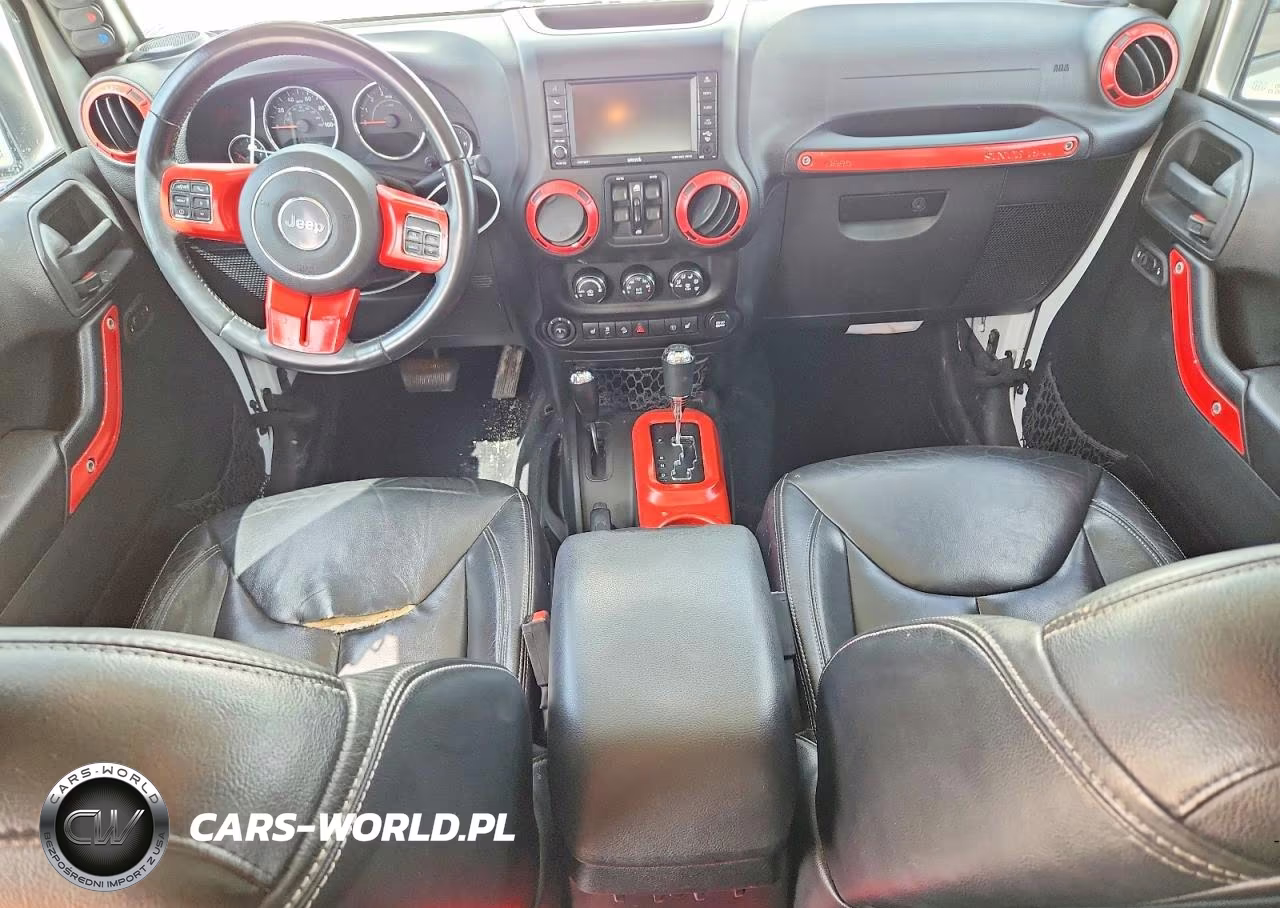 2015 Jeep Wrangler Unlimited Rubicon VIN:1C4BJWFG4FL673846 - 8