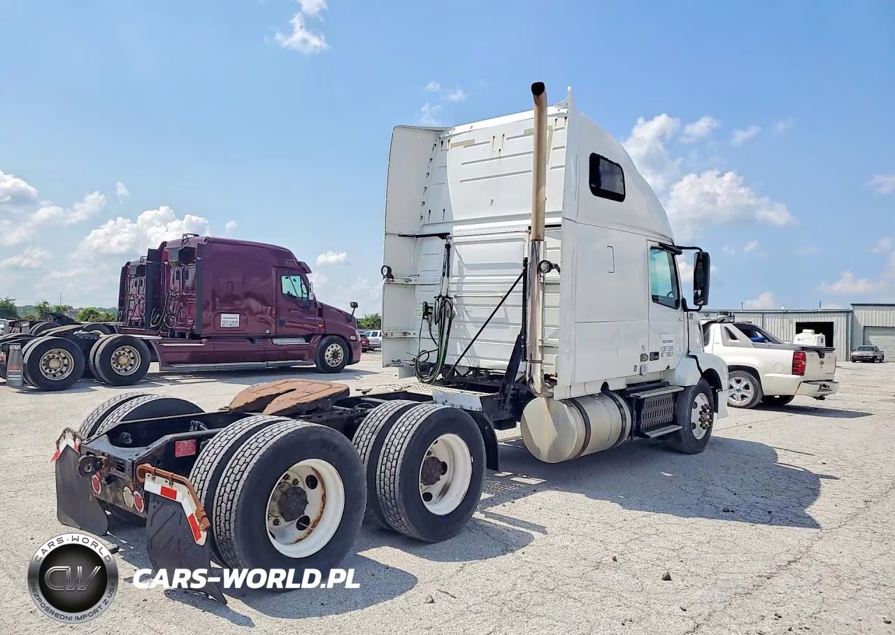 2013 Volv Vn Vnl VIN:4V4NC9TH4DN568607 - 3