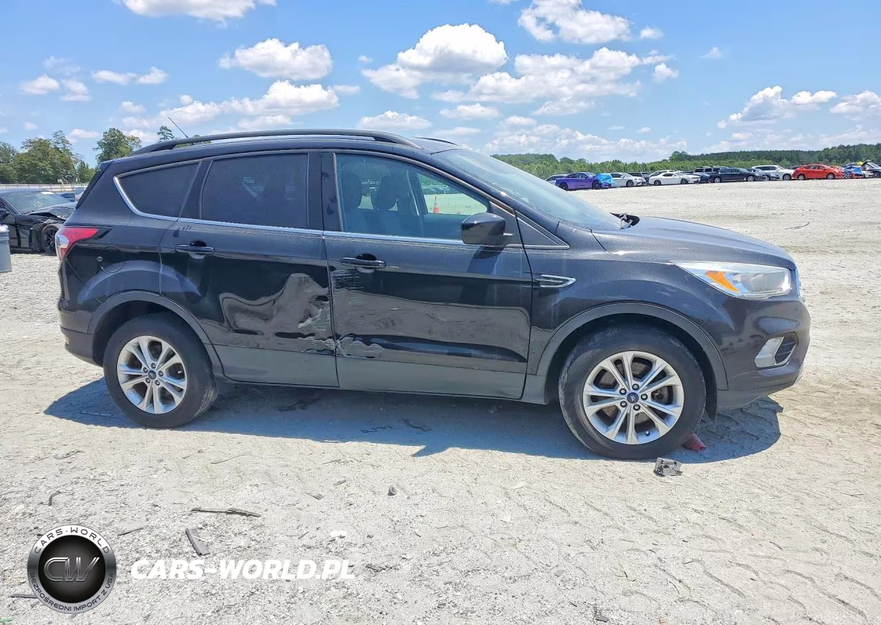 2018 Ford Escape Se VIN:1FMCU9GD6JUA68372 - 4
