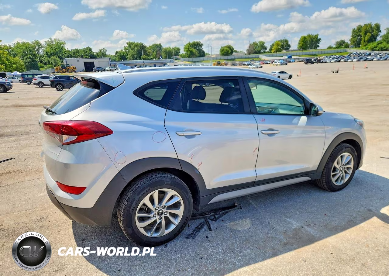 2018 Hyundai Tucson Sel VIN:KM8J33A47JU717399 - 3