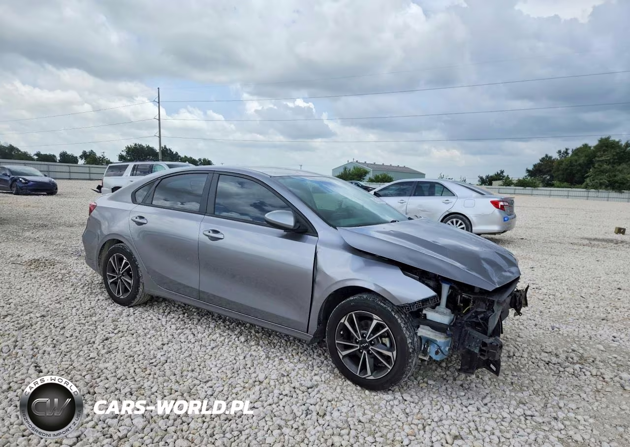 2023 Kia Forte Lxs VIN:3KPF24AD5PE540202 - 4