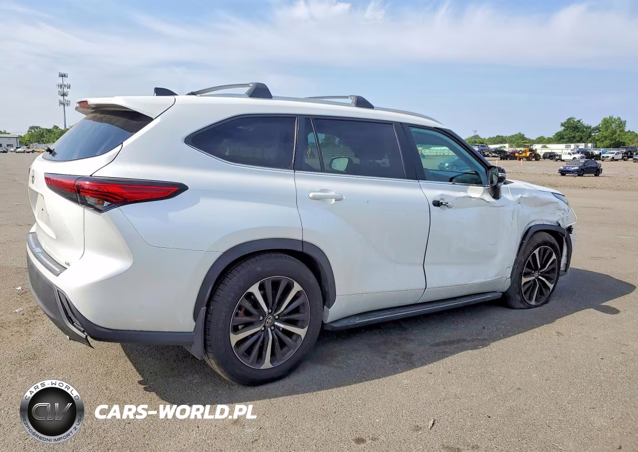 2023 Toyota Highlander Le VIN:5TDKDRAH2PS004015 - 3