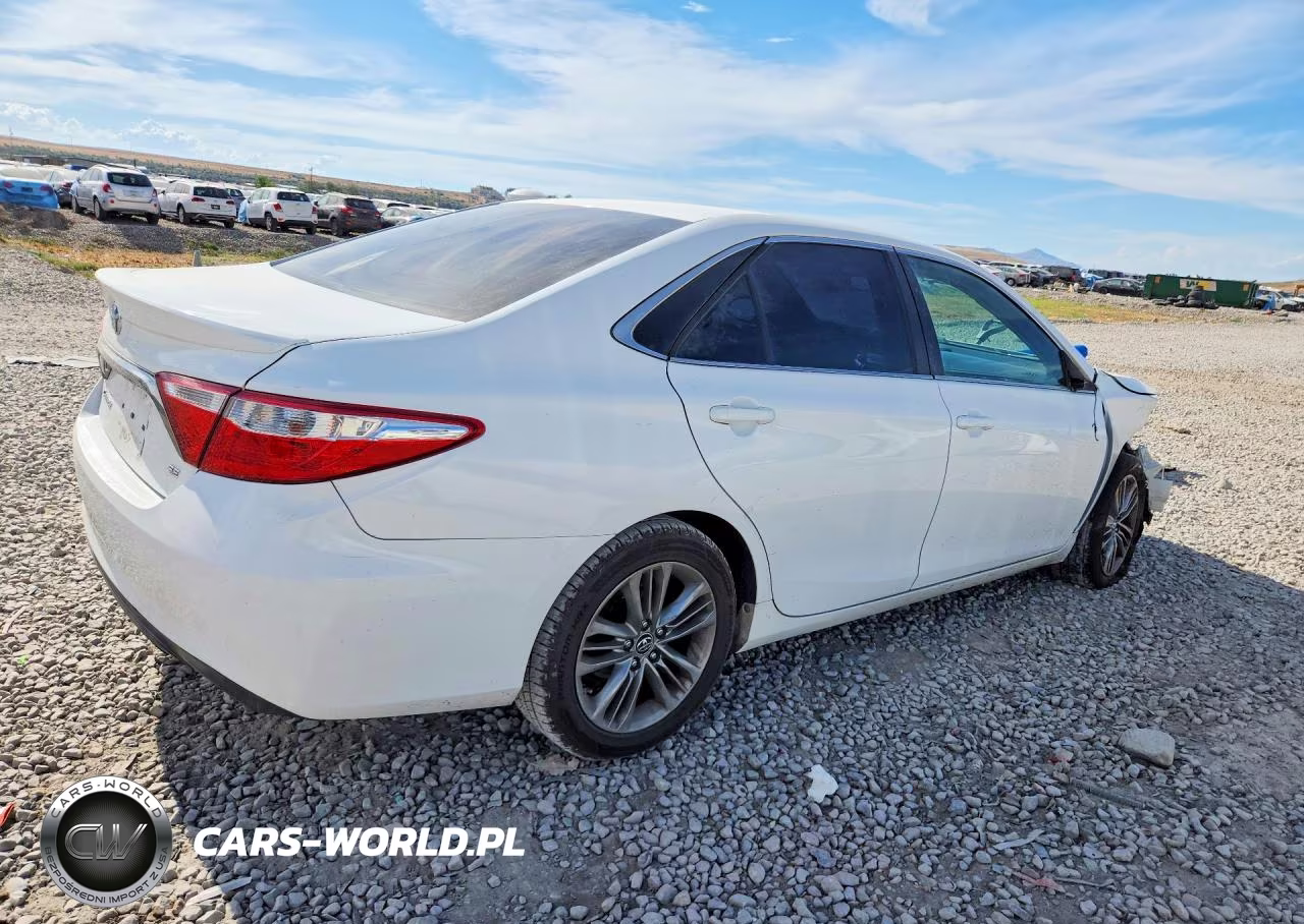 2016 Toyota Camry Se VIN:4T1BF1FK5GU539847 - 3