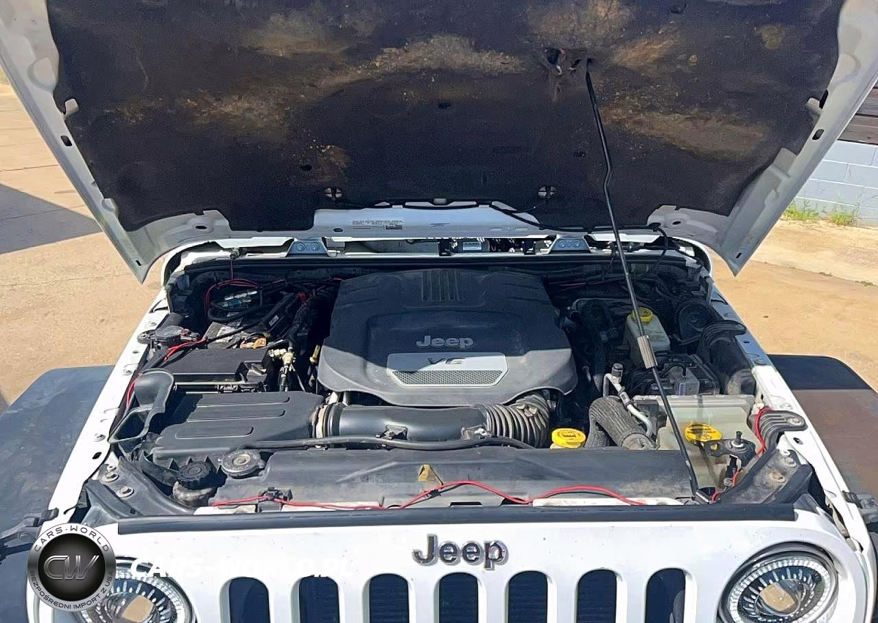 2015 Jeep Wrangler Unlimited Rubicon VIN:1C4BJWFG3FL530855 - 7