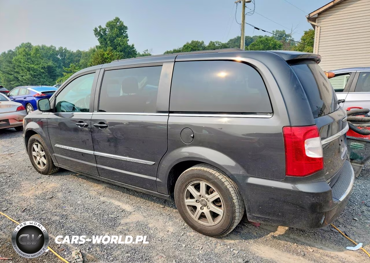 2011 Chrysler Town & Country Touring VIN:2A4RR5DG2BR735079 - 2