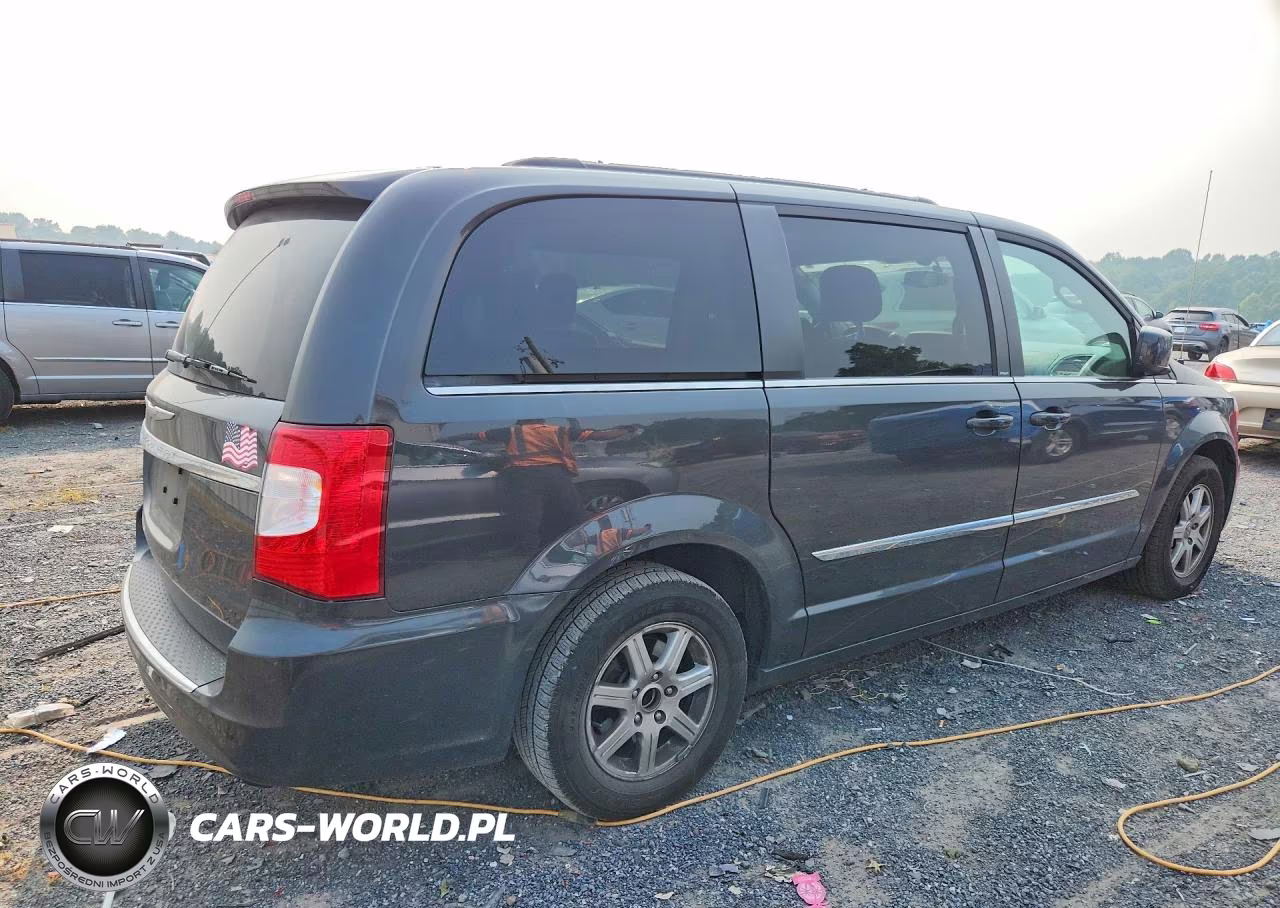 2011 Chrysler Town & Country Touring VIN:2A4RR5DG2BR735079 - 3