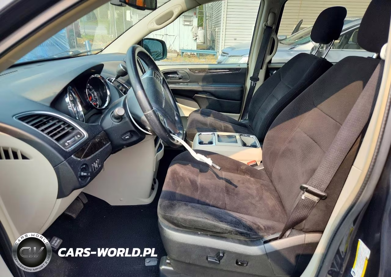 2011 Chrysler Town & Country Touring VIN:2A4RR5DG2BR735079 - 7