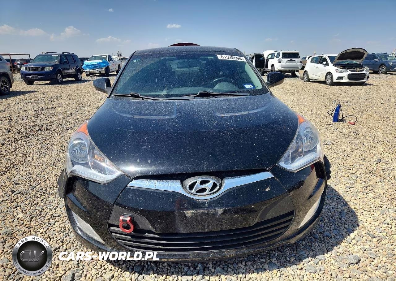 2017 Hyundai Veloster Base VIN:KMHTC6AD3HU317974 - 5