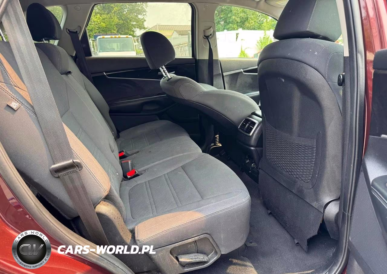 2019 Kia Sorento Lx VIN:5XYPGDA30KG439805 - 11