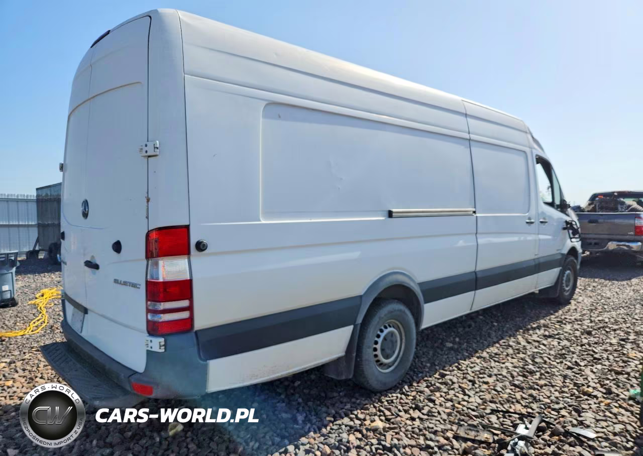 2015 Mercedes-Benz Sprinter 2500 Delivery Van VIN:WD3PE8DC8F5988878 - 3