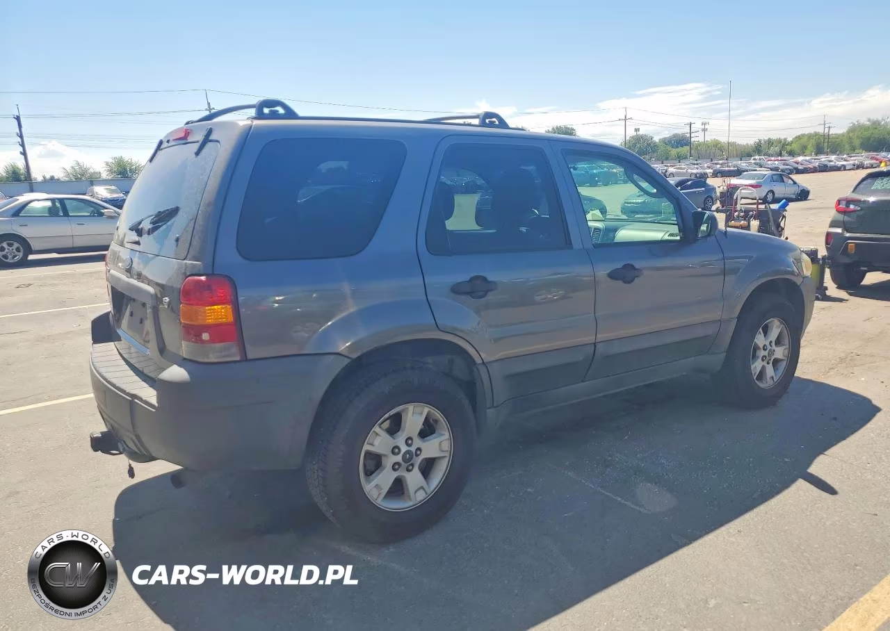 2005 Ford Escape Xlt VIN:1FMYU93115KD85740 - 3