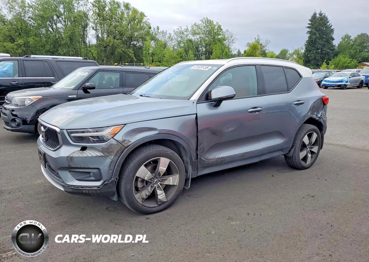 2019 Volvo Xc40 T5 Momentum – zdjęcie 1 z 12
