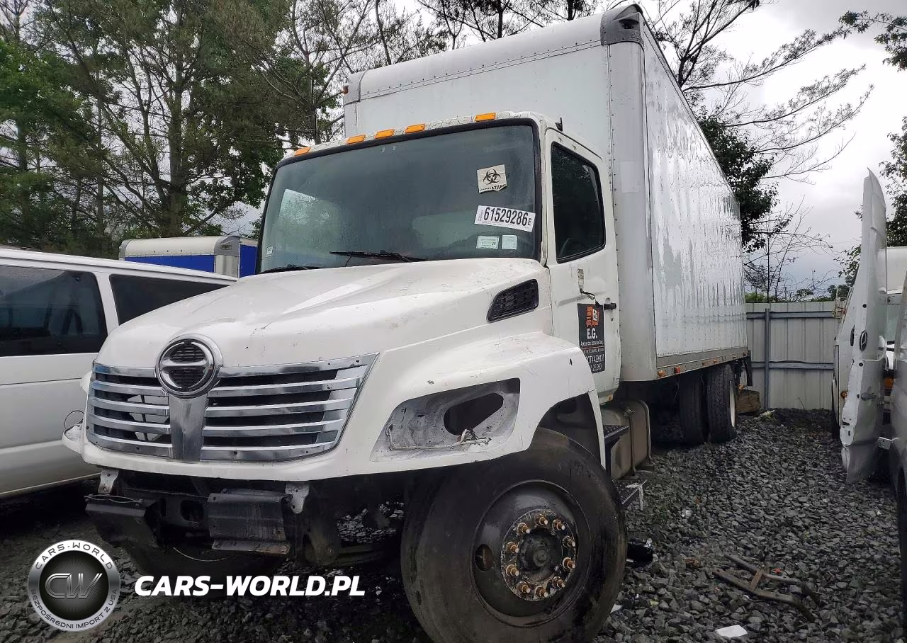 2013 Hino 258-268 Box Truck