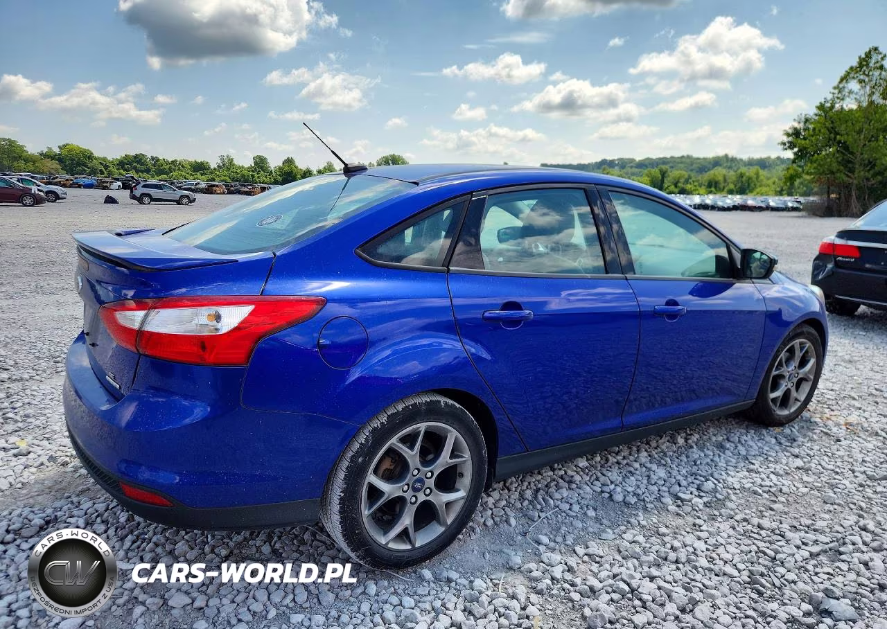 2013 Ford Focus VIN:1FADP3F28DL306185 - 3
