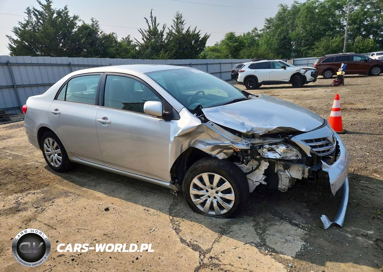 2013 Toyota Corolla Le VIN:5YFBU4EEXDP161007 - 4
