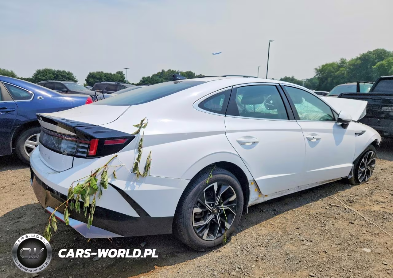 2025 Hyundai Sonata Sel VIN:KMHL64JA2SA479802 - 3
