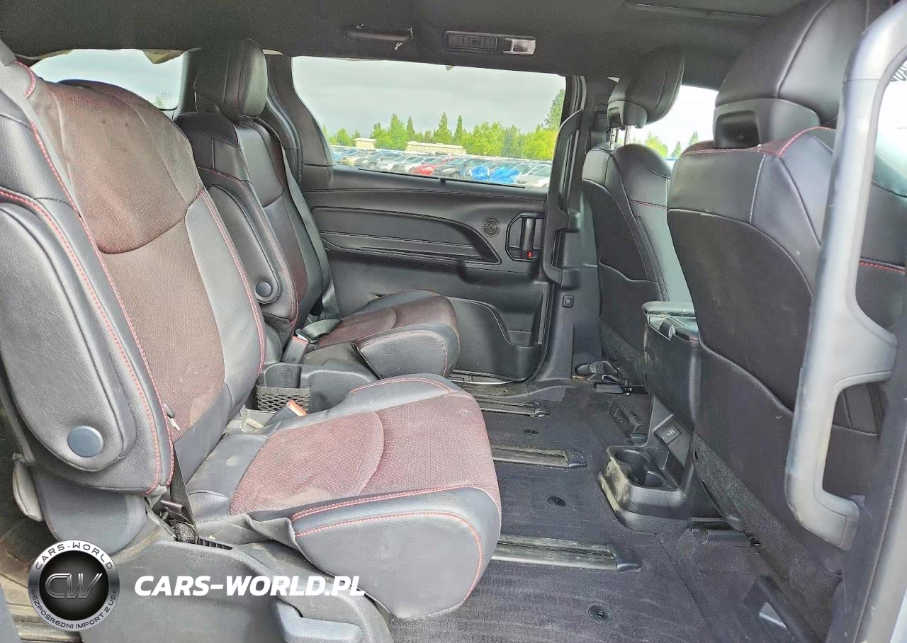 2025 Toyota Sienna Xse 7-Passenger VIN:5TDCSKFC0SS168418 - 10
