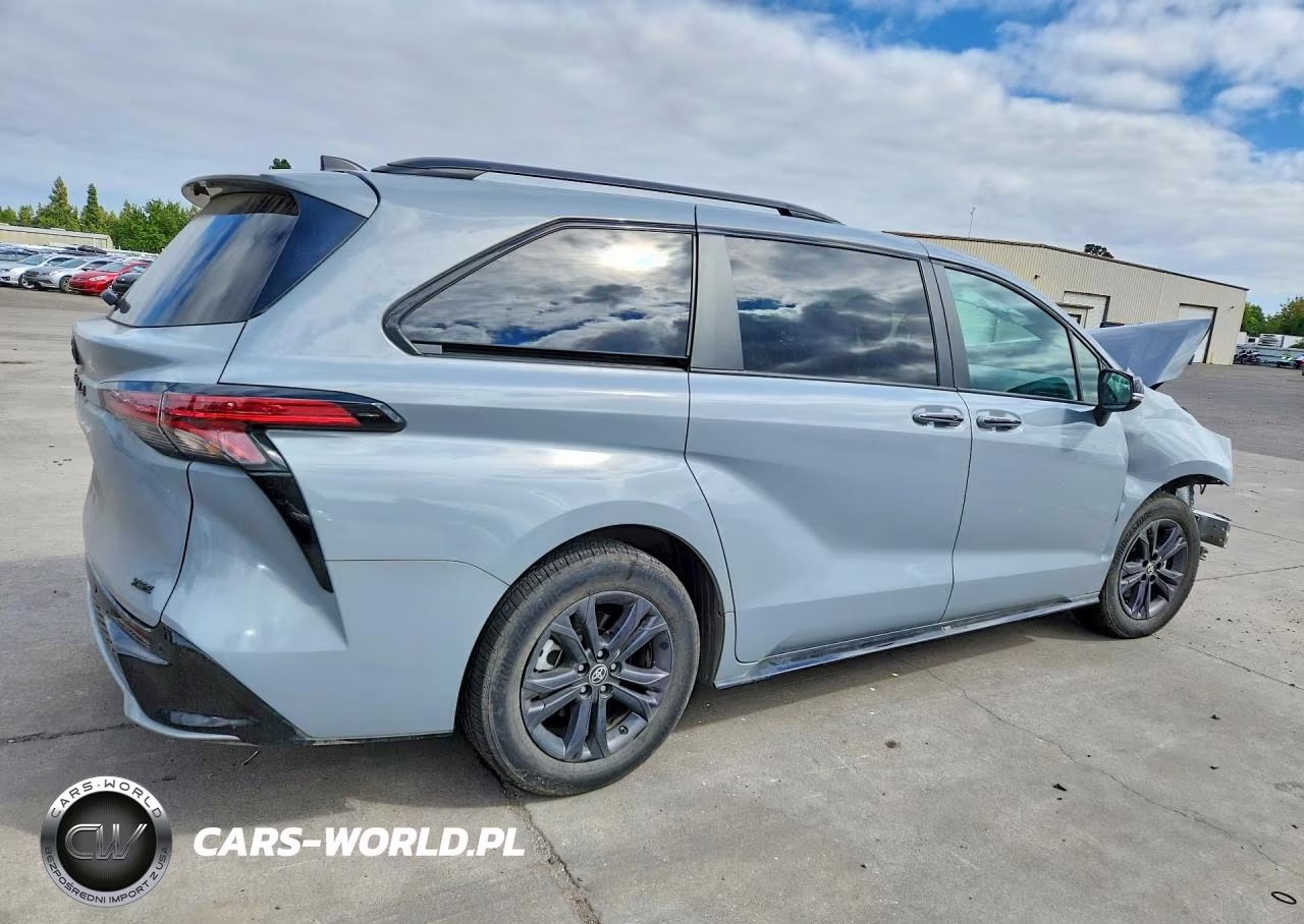 2025 Toyota Sienna Xse 7-Passenger VIN:5TDCSKFC0SS168418 - 3
