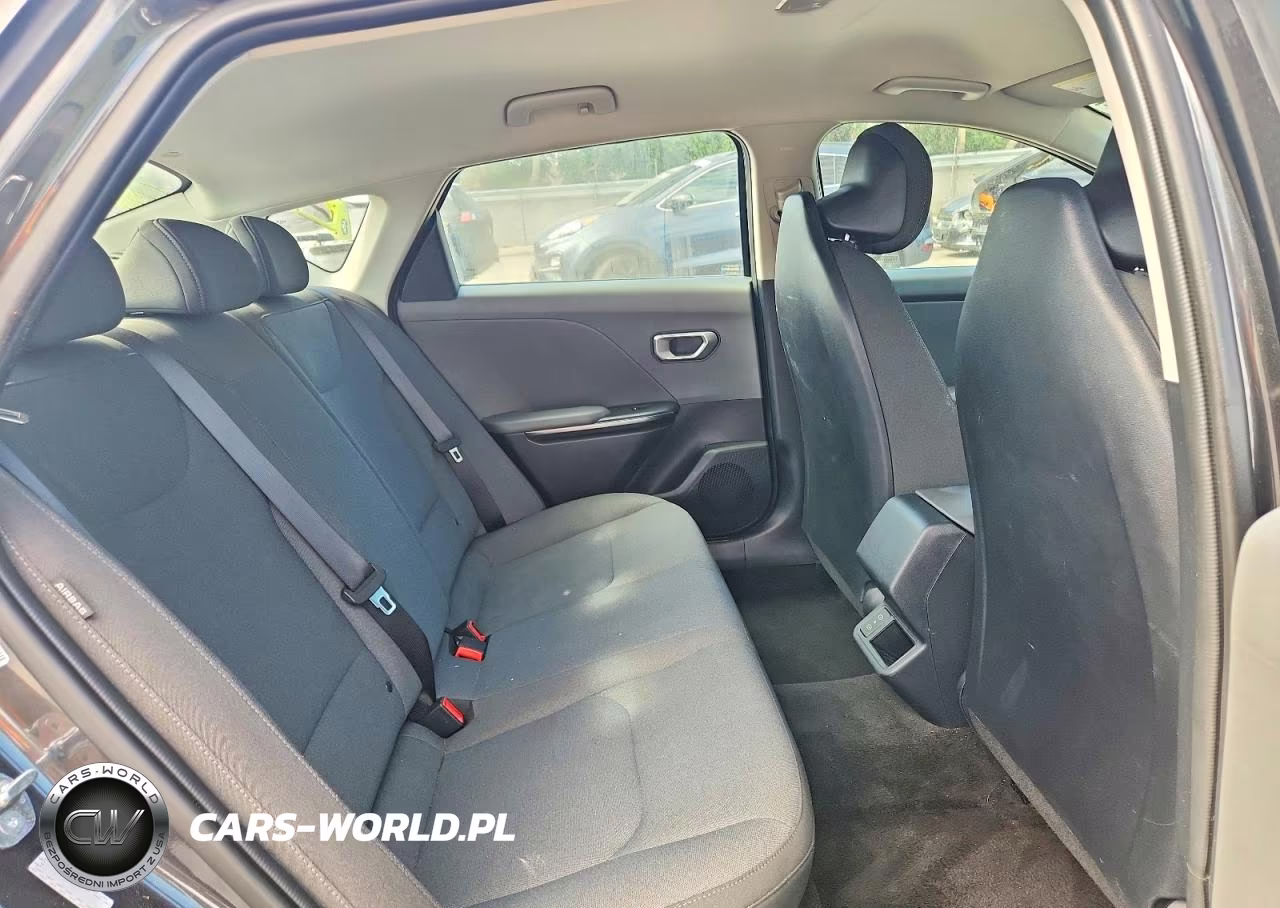 2025 Kia K4 Lxs VIN:3KPFT4DE9SE080939 - 10