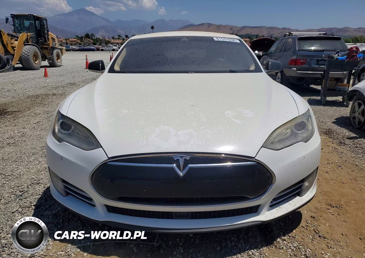 2014 Tesla Model S VIN:5YJSA1S19EFP57408 - 5