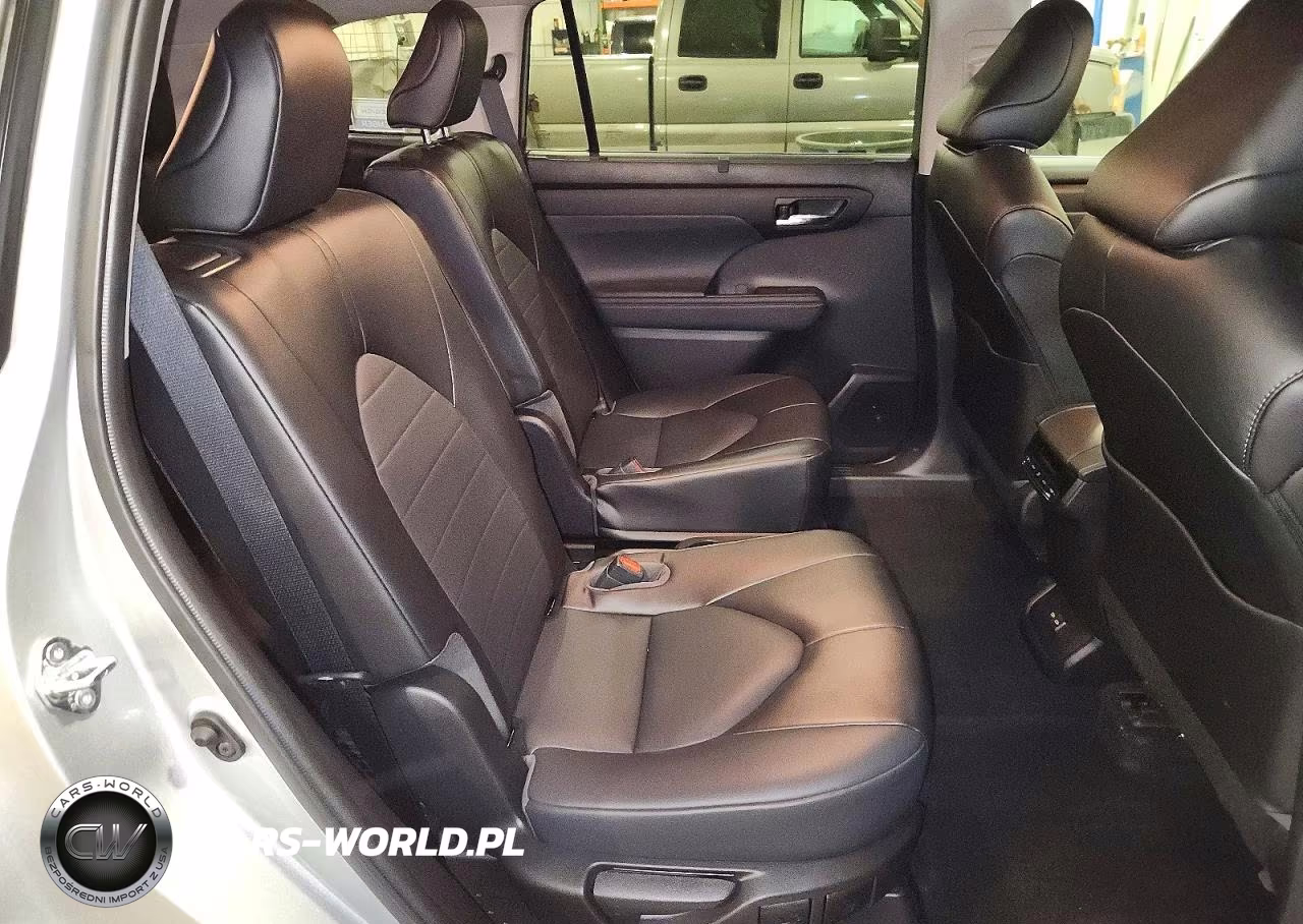 2022 Toyota Highlander Xle VIN:5TDGZRBH6NS578717 - 11