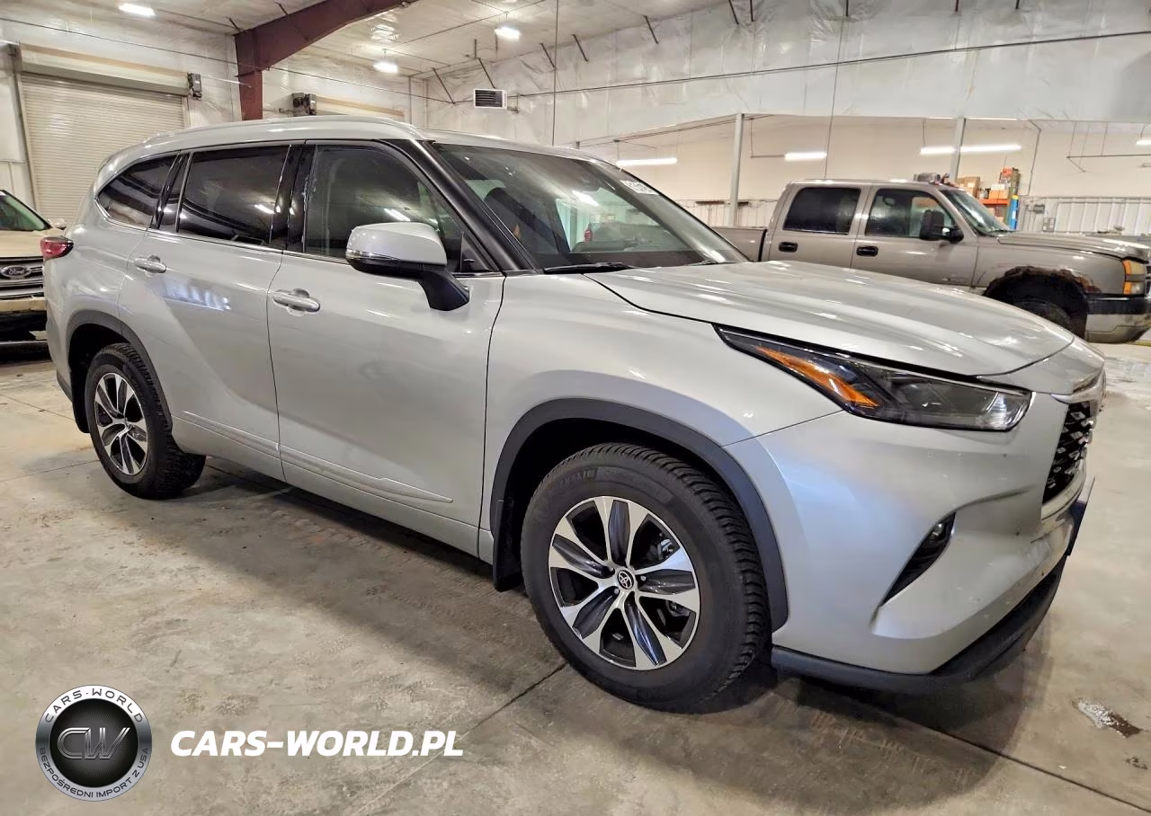 2022 Toyota Highlander Xle VIN:5TDGZRBH6NS578717 - 4