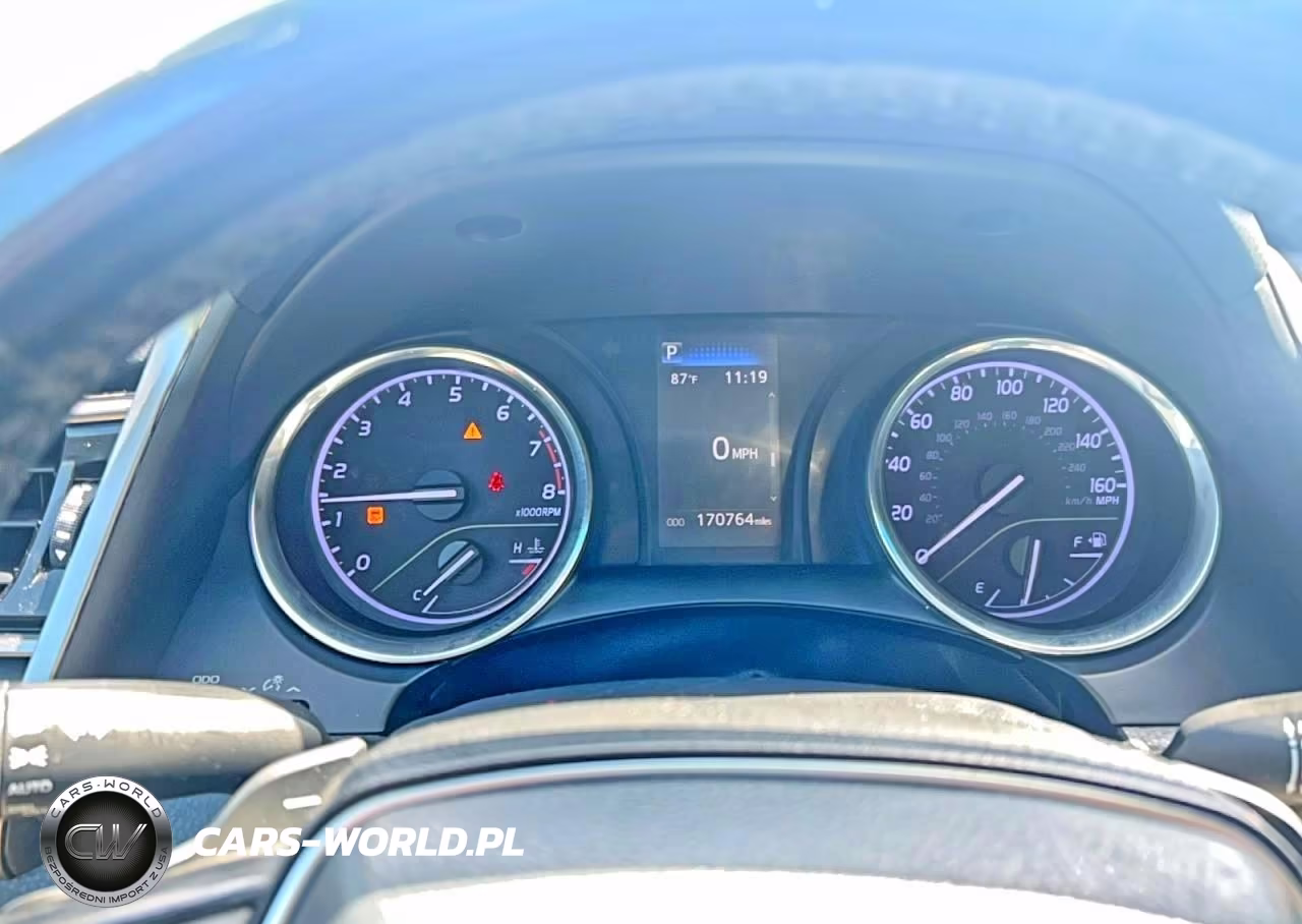 2019 Toyota Camry L VIN:4T1B11HK6KU794401 - 8