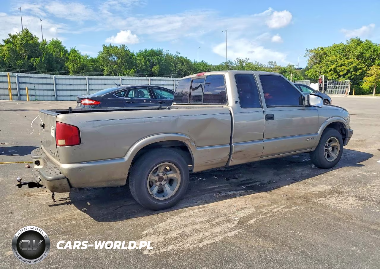 2003 Chevrolet S Truck S10 VIN:1GCCS19X138174114 - 3