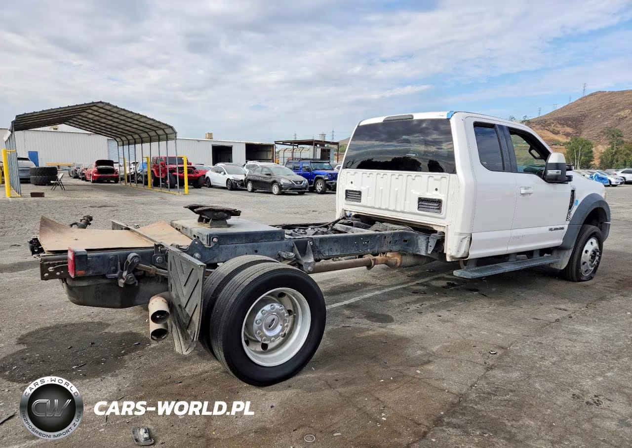 2017 Ford F550 Super Duty VIN:1FD0X5GT3HEC97901 - 3