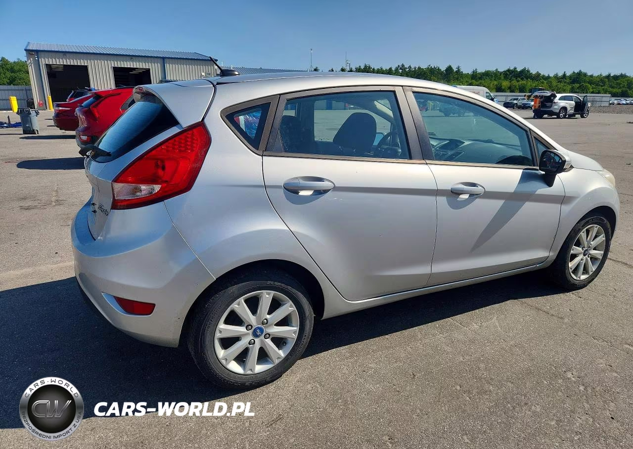 2013 Ford Fiesta Se VIN:3FADP4EJ2DM178815 - 3