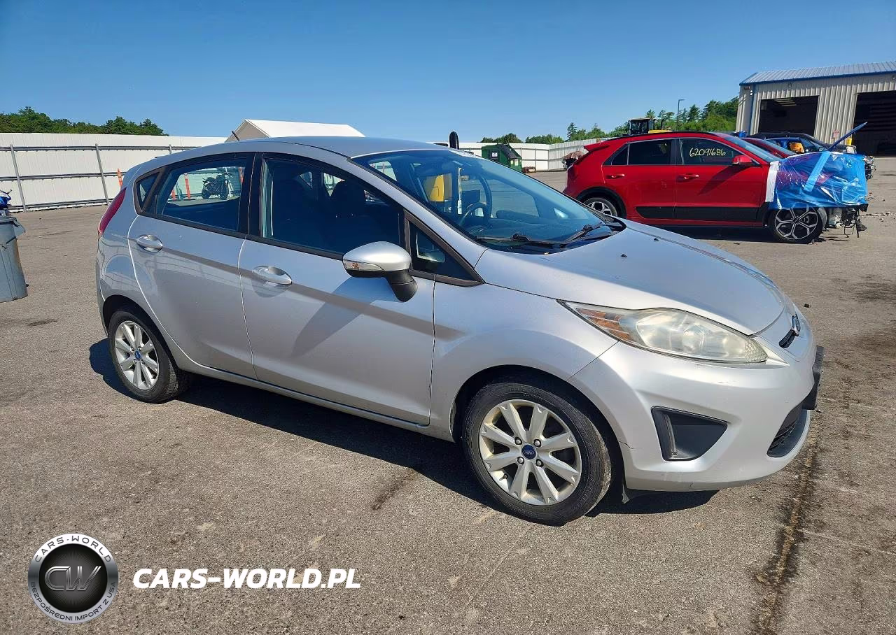 2013 Ford Fiesta Se VIN:3FADP4EJ2DM178815 - 4