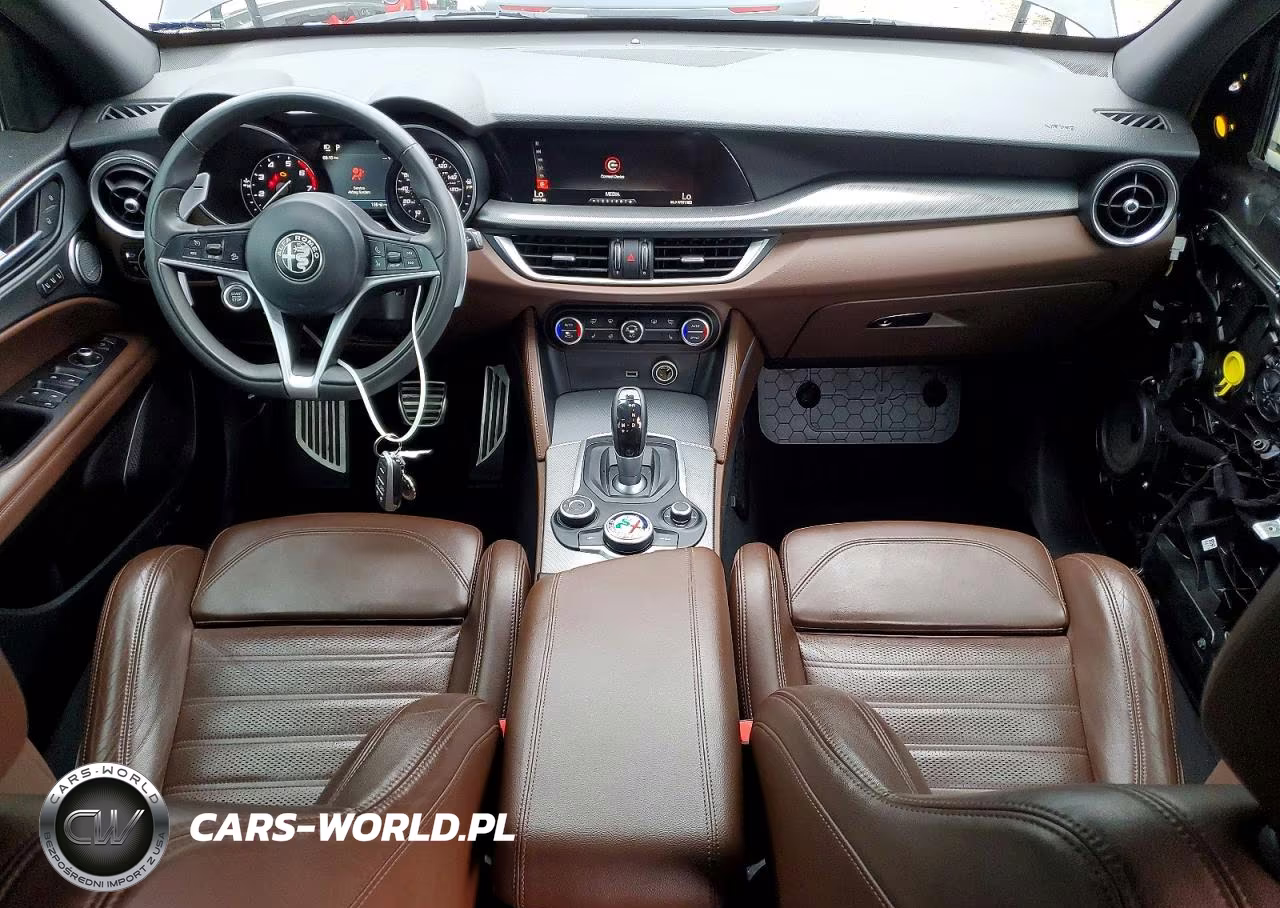 2018 Alfa Romeo Stelvio Ti Sport VIN:ZASFAKNN9J7C26805 - 8