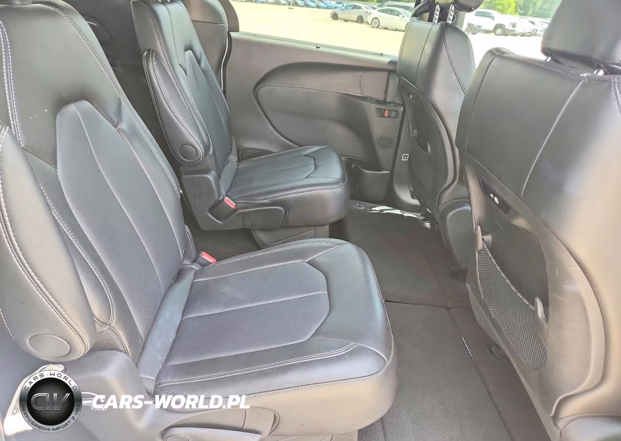 2026 Chrysler Pacifica Select VIN:2C4RC1BG7TR220308 - 10