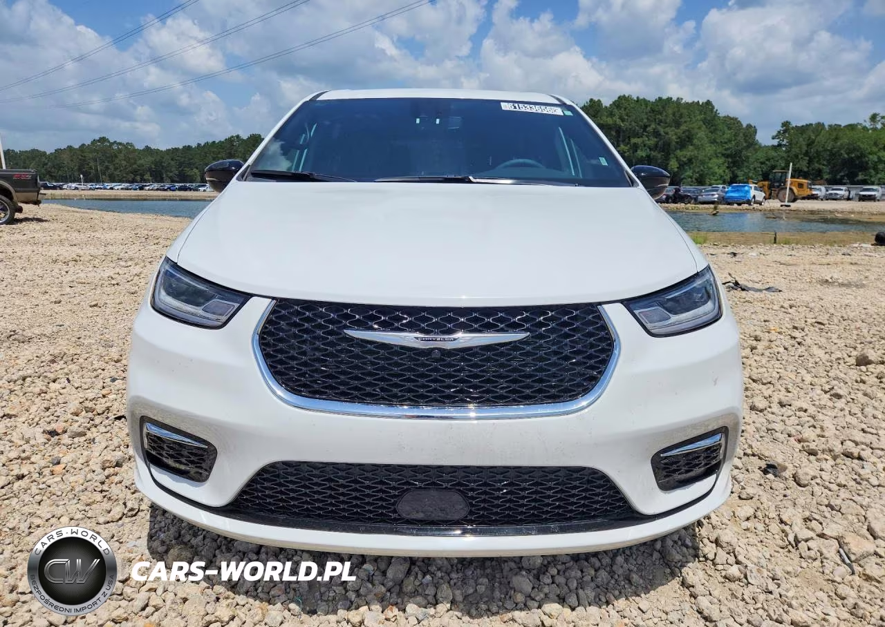 2026 Chrysler Pacifica Select VIN:2C4RC1BG7TR220308 - 5
