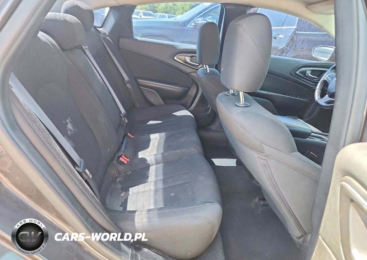 2015 Chrysler 200 Limited VIN:1C3CCCABXFN720508 - 10