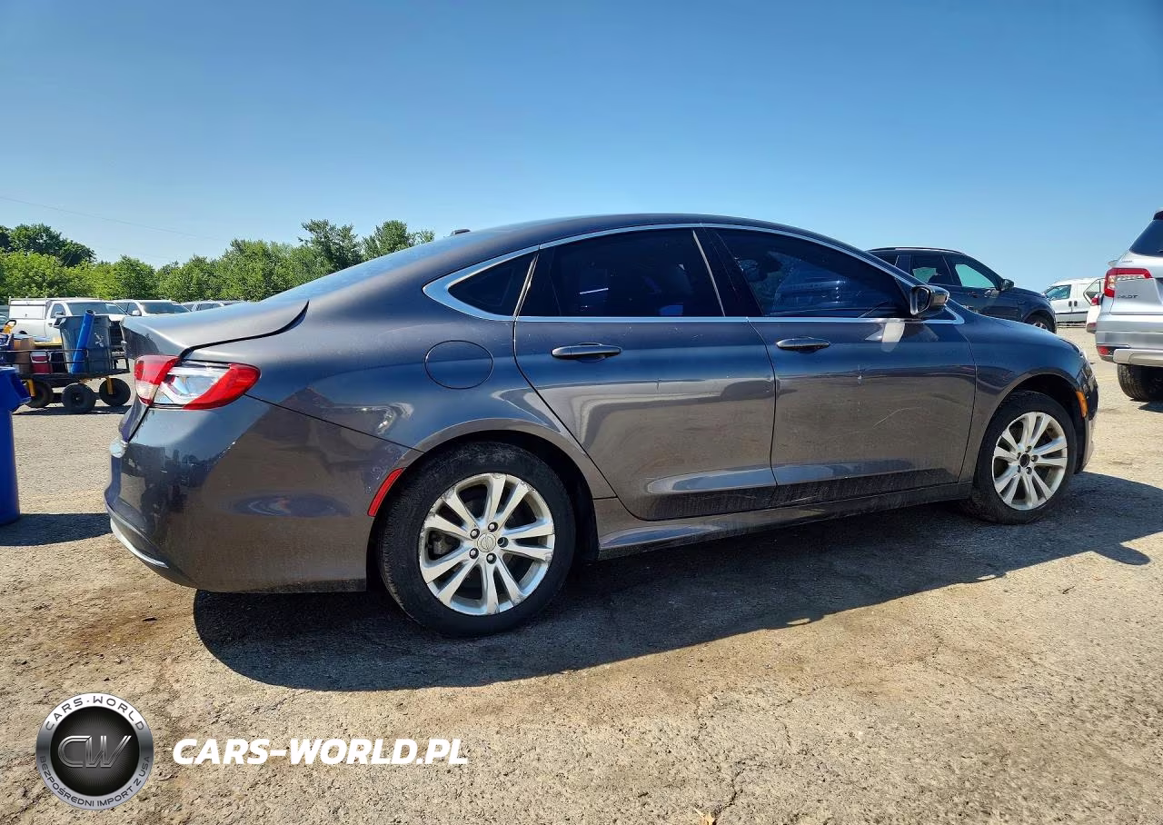 2015 Chrysler 200 Limited VIN:1C3CCCABXFN720508 - 3