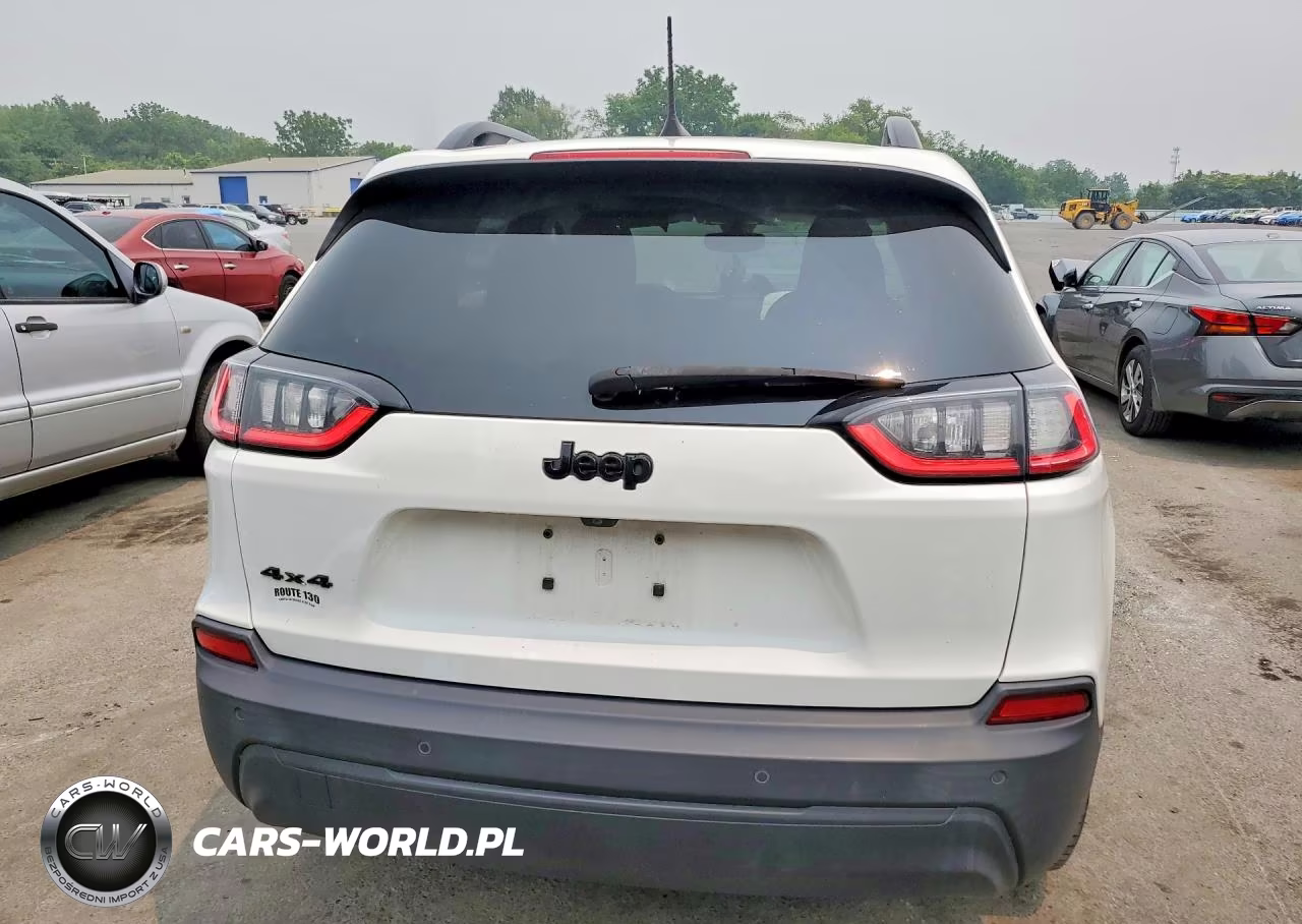 2019 Jeep Cherokee Latitude Plus VIN:1C4PJMLB6KD418011 - 6