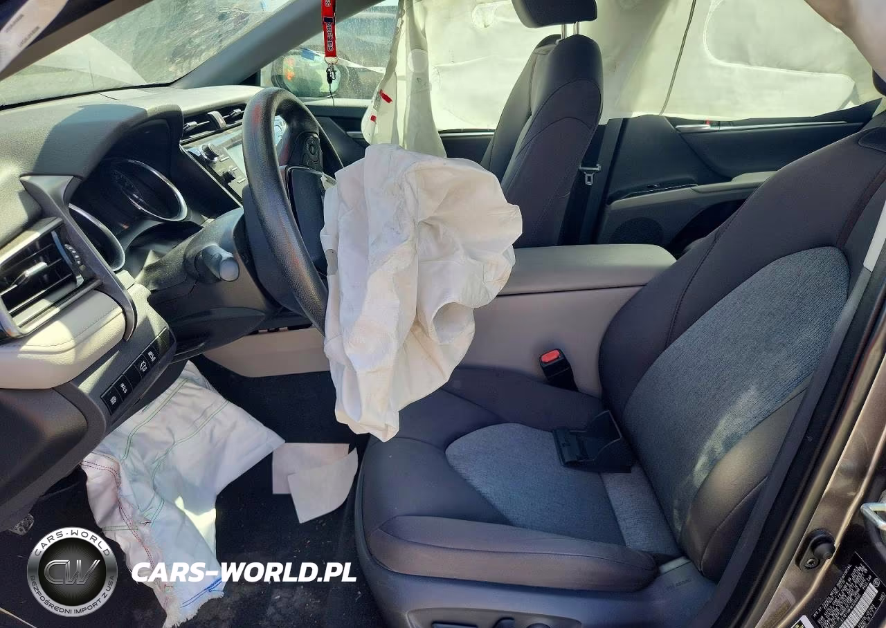 2019 Toyota Camry Le VIN:4T1B11HK4KU260605 - 7